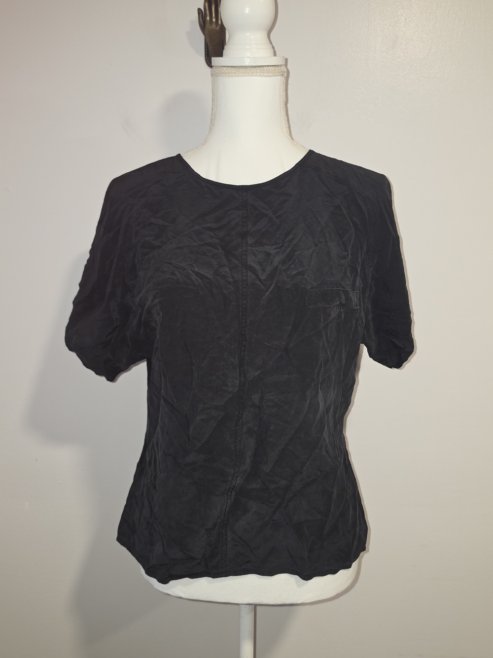 Vintage Ellen Ashley 100% Silk Black Short-Sleeve Crewneck Top Size Medium